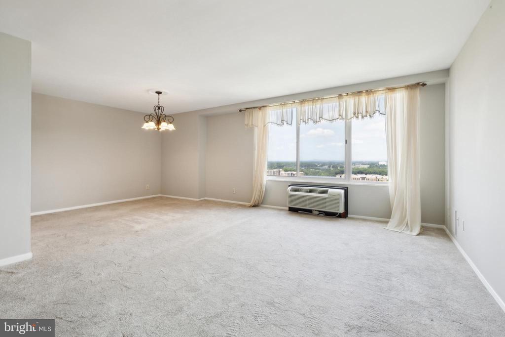 Foto principal - 9701 Fields Rd