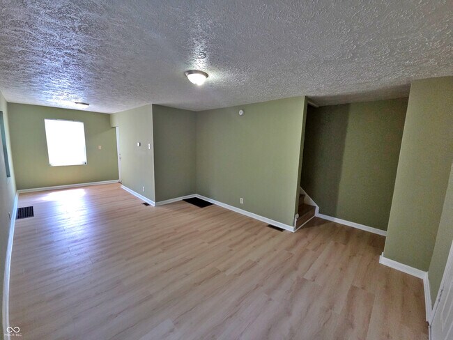 Foto del edificio - 2223 E 38th St