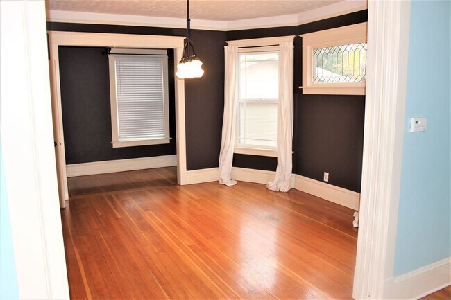 Foto del edificio - Vintage PDX Four-Square with Upgrades!