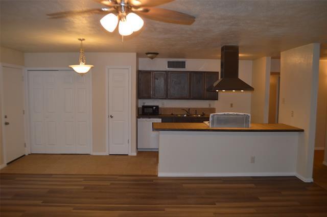 Foto del edificio - 5329 Strickland Ave