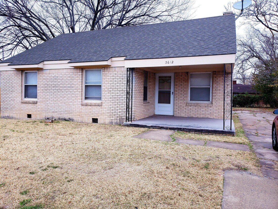 Primary Photo - 3612 E 13th St N