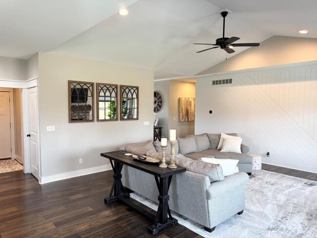 Building Photo - 1285 Sweet Grass Trail N