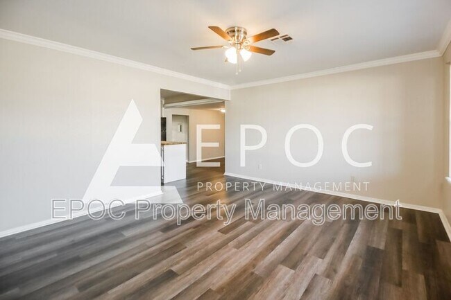 Foto del edificio - 742 Highland Pkwy
