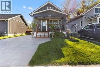 Building Photo - 239 Bowen Rd