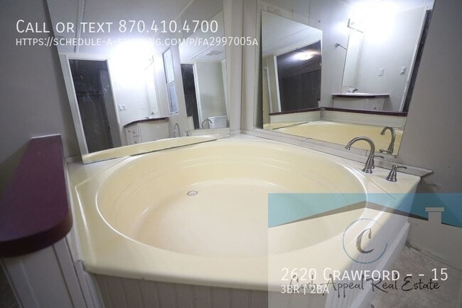 Building Photo - 2620 Crawford Dr