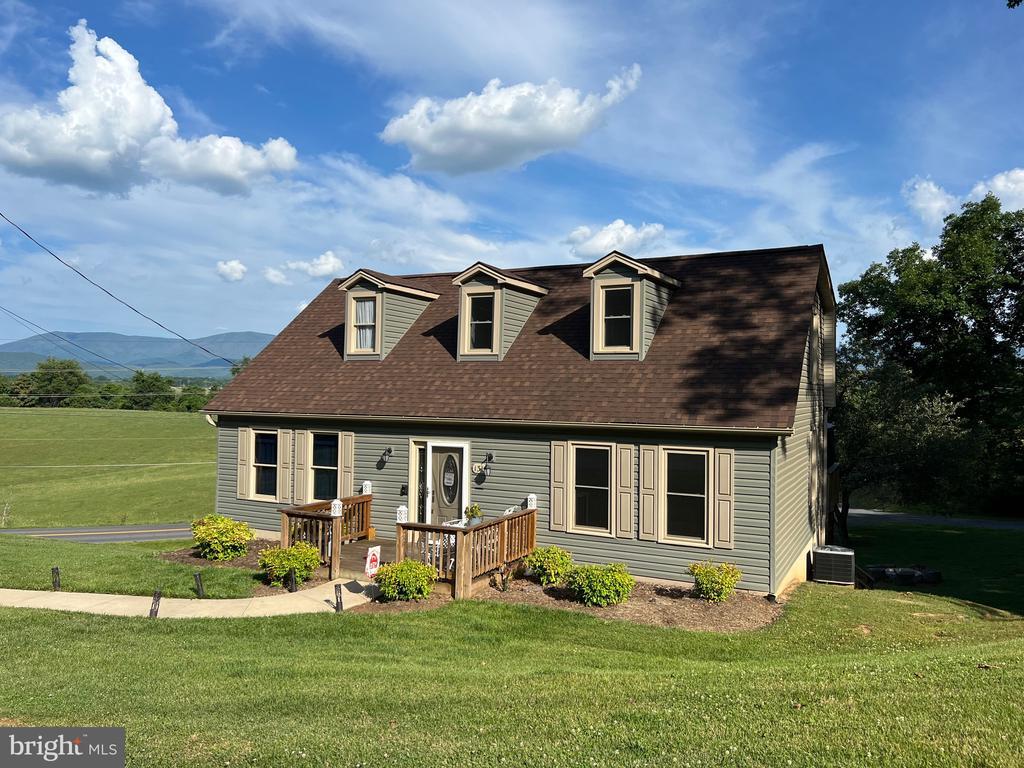 Primary Photo - 131 Forest Hills Dr