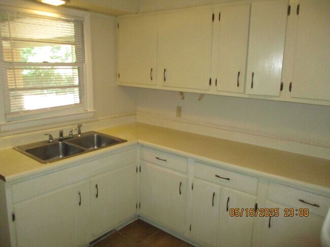 Building Photo - 508 Baldwin Dr