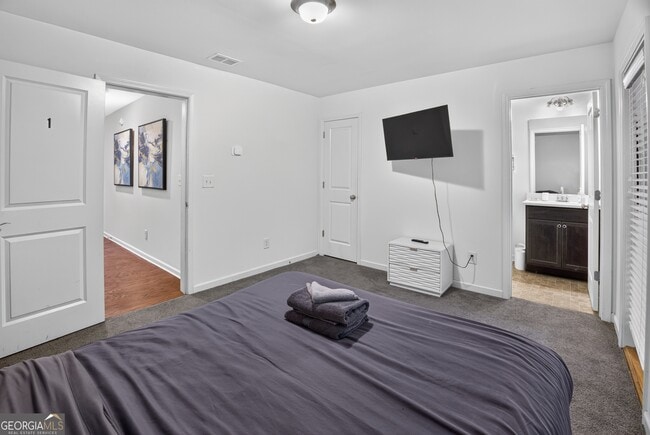 Building Photo - 865 Society Cir