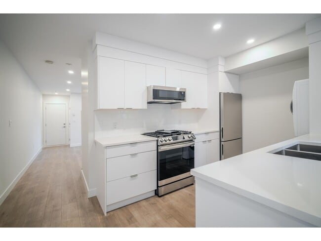 Building Photo - 12317 Beecher St