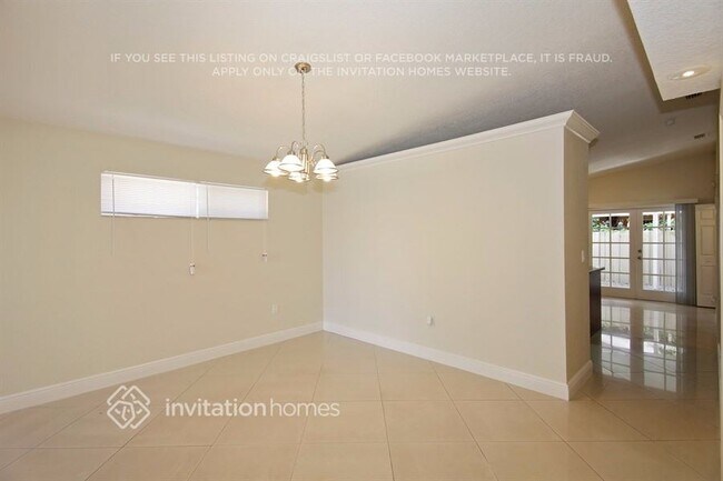 Foto del edificio - 2476 W 72nd Pl