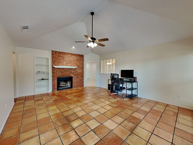 Building Photo - 9382 Live Oak Ln