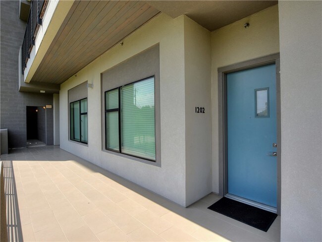 Building Photo - 5921 Hiline Rd