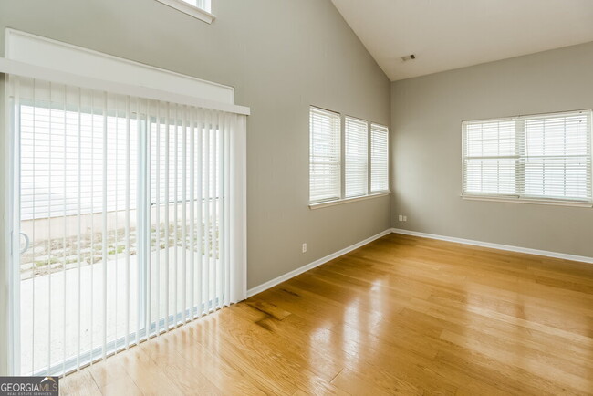 Building Photo - 652 Windcroft Cir NW