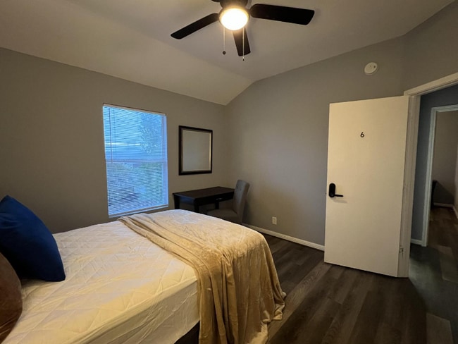 Foto del edificio - 4718 Dorchester Heights Ln