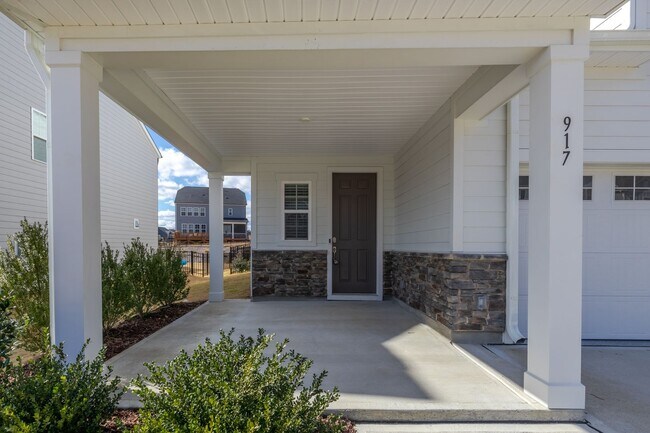 Foto del edificio - Light & Bright 4BR 3BA house in Tryon, Wak...