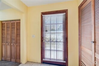 Building Photo - 203 Cimarron Ct
