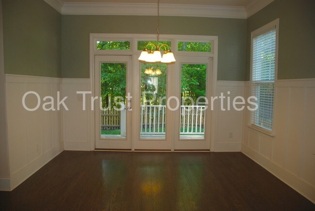 Building Photo - The Bluffs at Ashley River