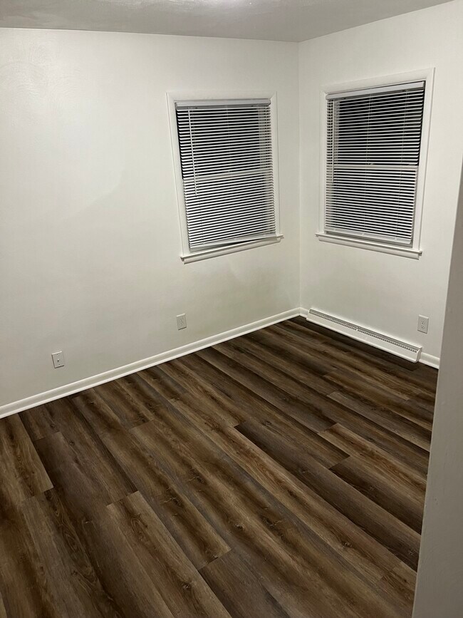 Foto del edificio - 1879 E G Ave