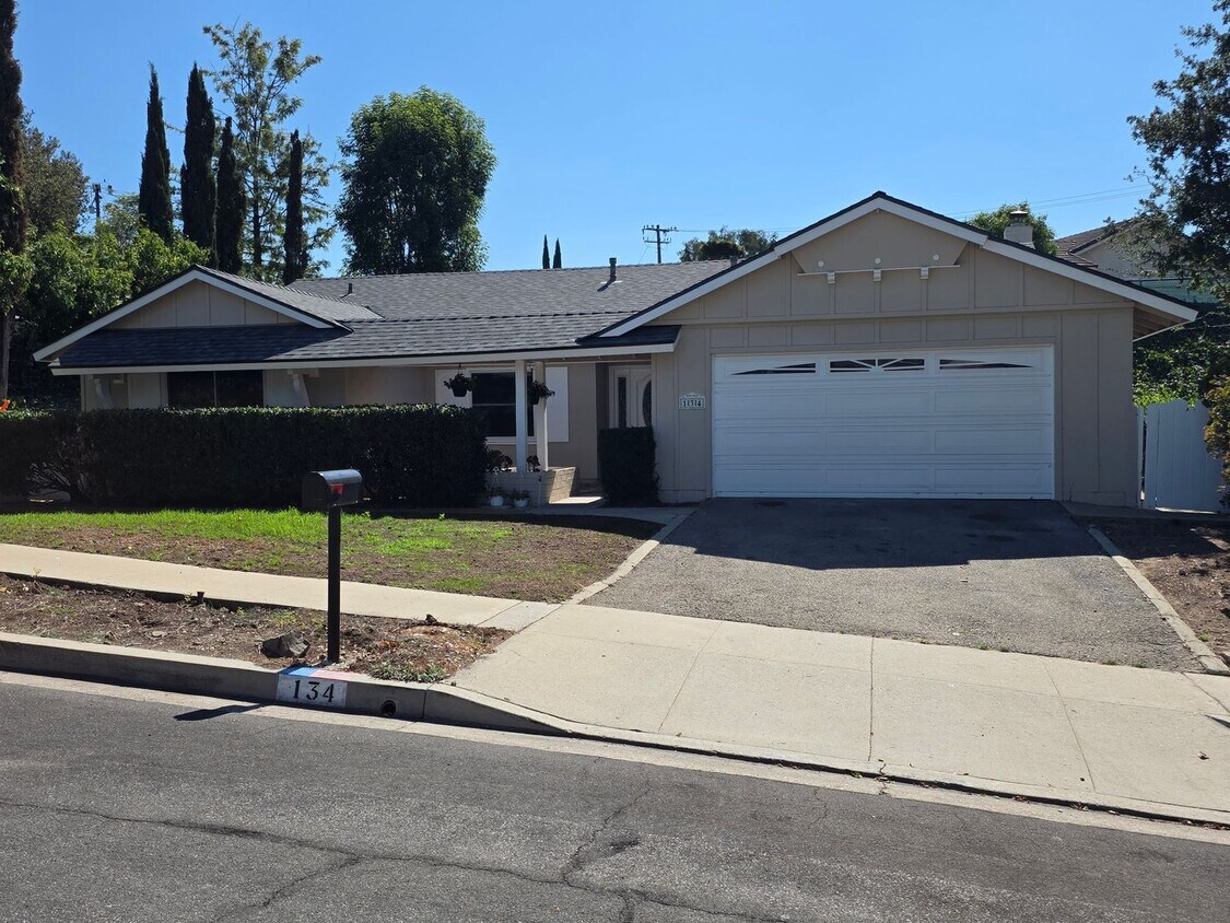 Primary Photo - 3+2 Single Family Home in Thousand Oaks - ...