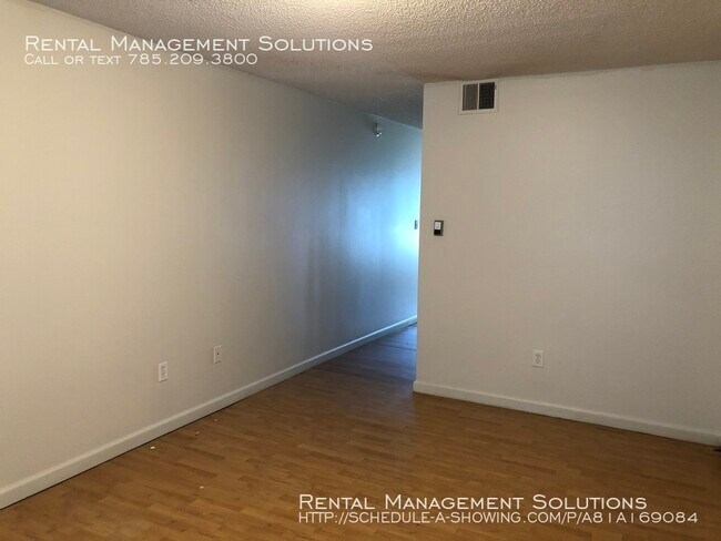 Foto del edificio - 2111 NW Topeka Blvd
