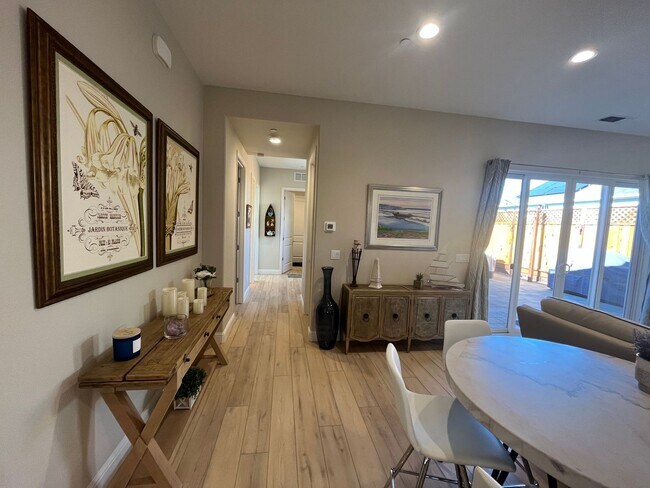 Building Photo - Newly Built Contemporary Luxury Home - Loc...