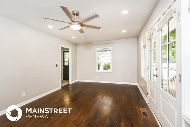 Building Photo - 983 Overbrook Cir