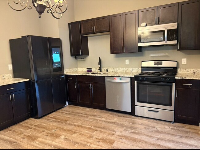 Building Photo - 6272 Creekford Dr