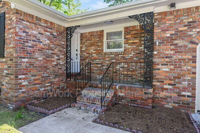 Foto del edificio - 1641 Falmouth St