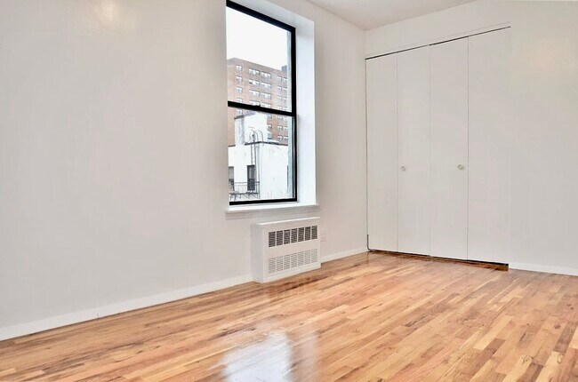 Building Photo - 517 W 161st St