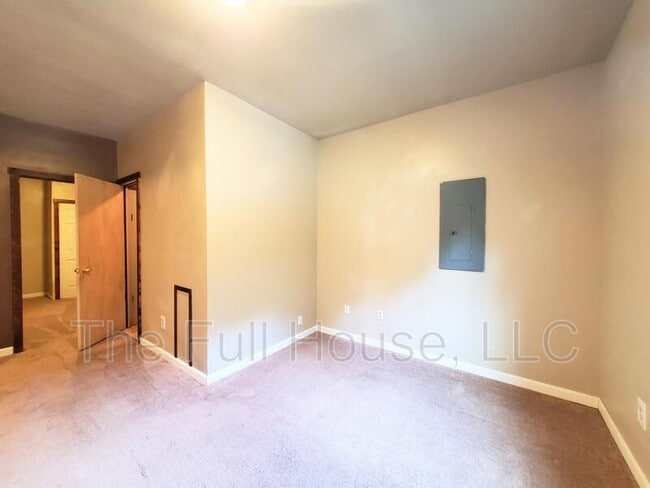 Building Photo - 1257 Chartiers Ave