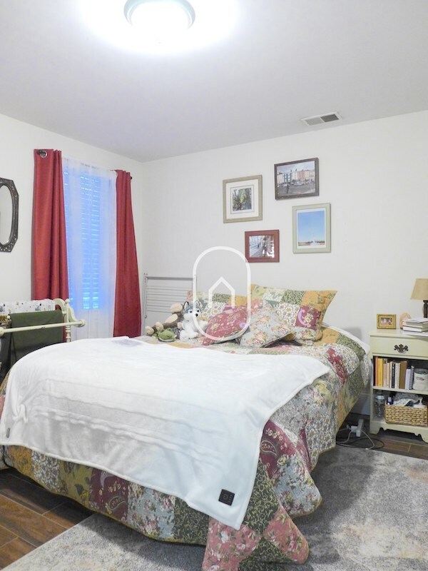 Foto del edificio - 130 Marcella St