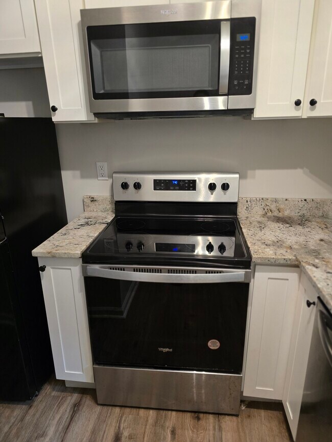 Building Photo - Macon Drive