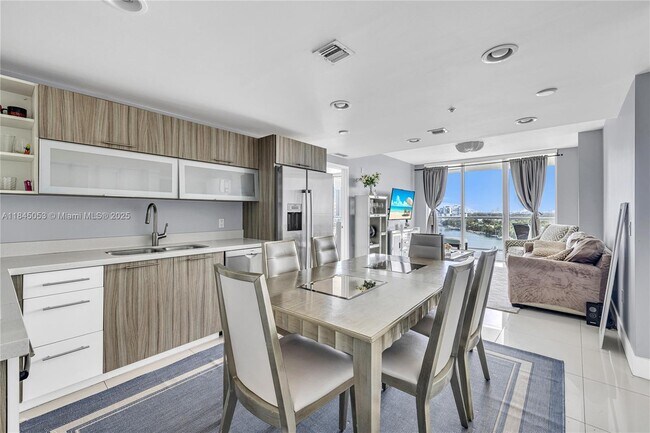 Foto del edificio - 6700 Indian Creek Dr
