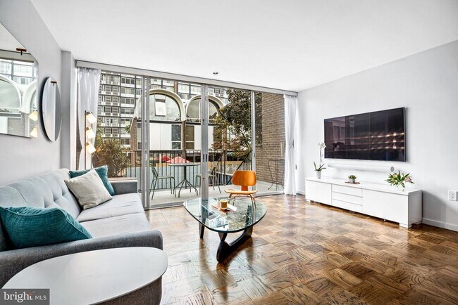 Foto del edificio - 360 N St SW
