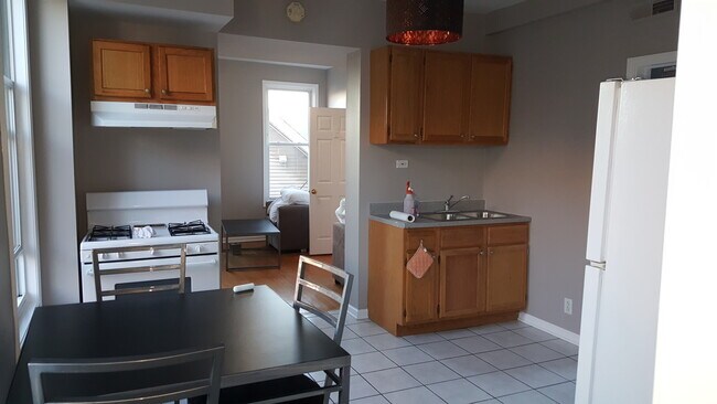 Foto del edificio - 1025 W Cullerton St