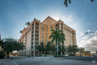 Building Photo - 403 S Sapodilla Ave