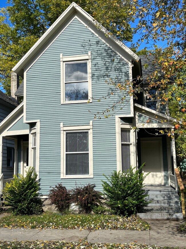 Building Photo - 825 10th St NW