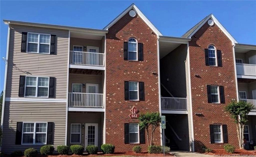Foto principal - 612 Marshtree Ln