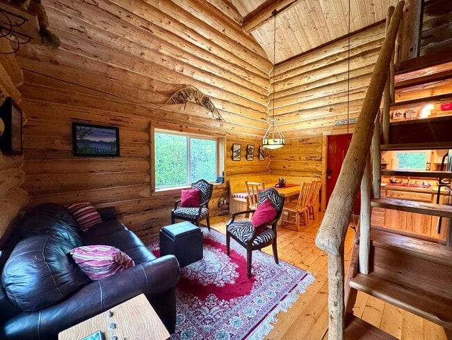 Building Photo - ALASKAN CABIN IN THE WOODS!