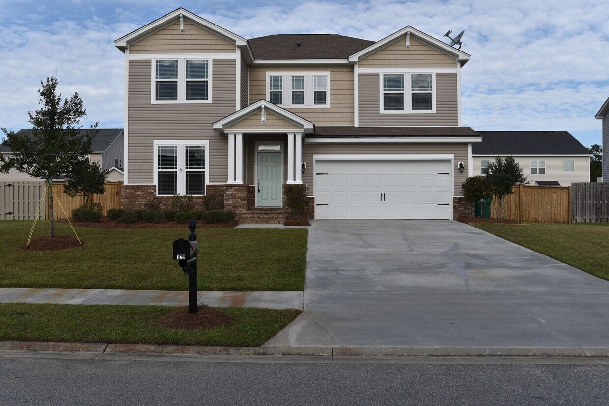 Primary Photo - 179 Byron Drive * Richmond Hill, GA