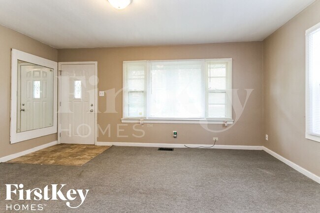 Building Photo - 3605 N Sadlier Dr