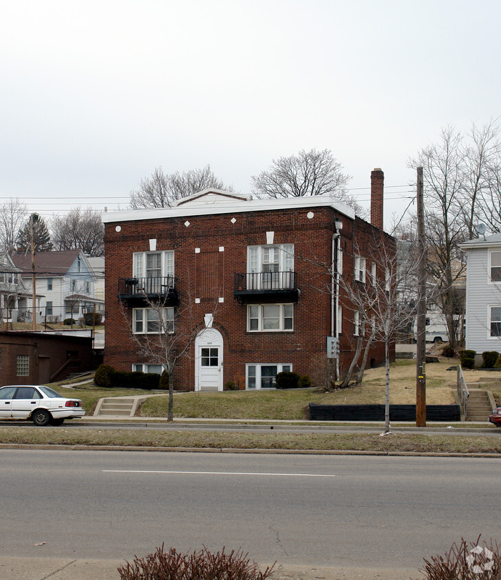 Building Photo - 809 Kenmore Blvd