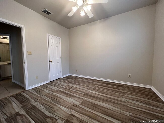 Foto del edificio - 2 Bedroom 2 Bath with Garage