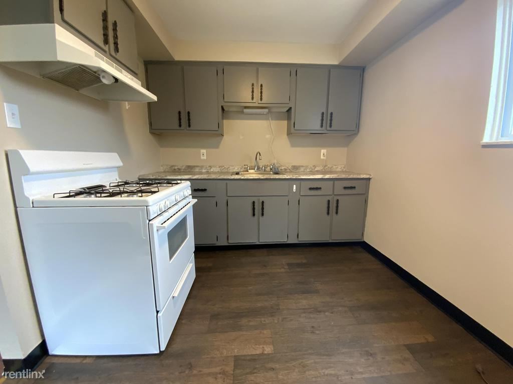 2 br, 1 bath Townhome 234 East Willock Road Townhome Rentals in