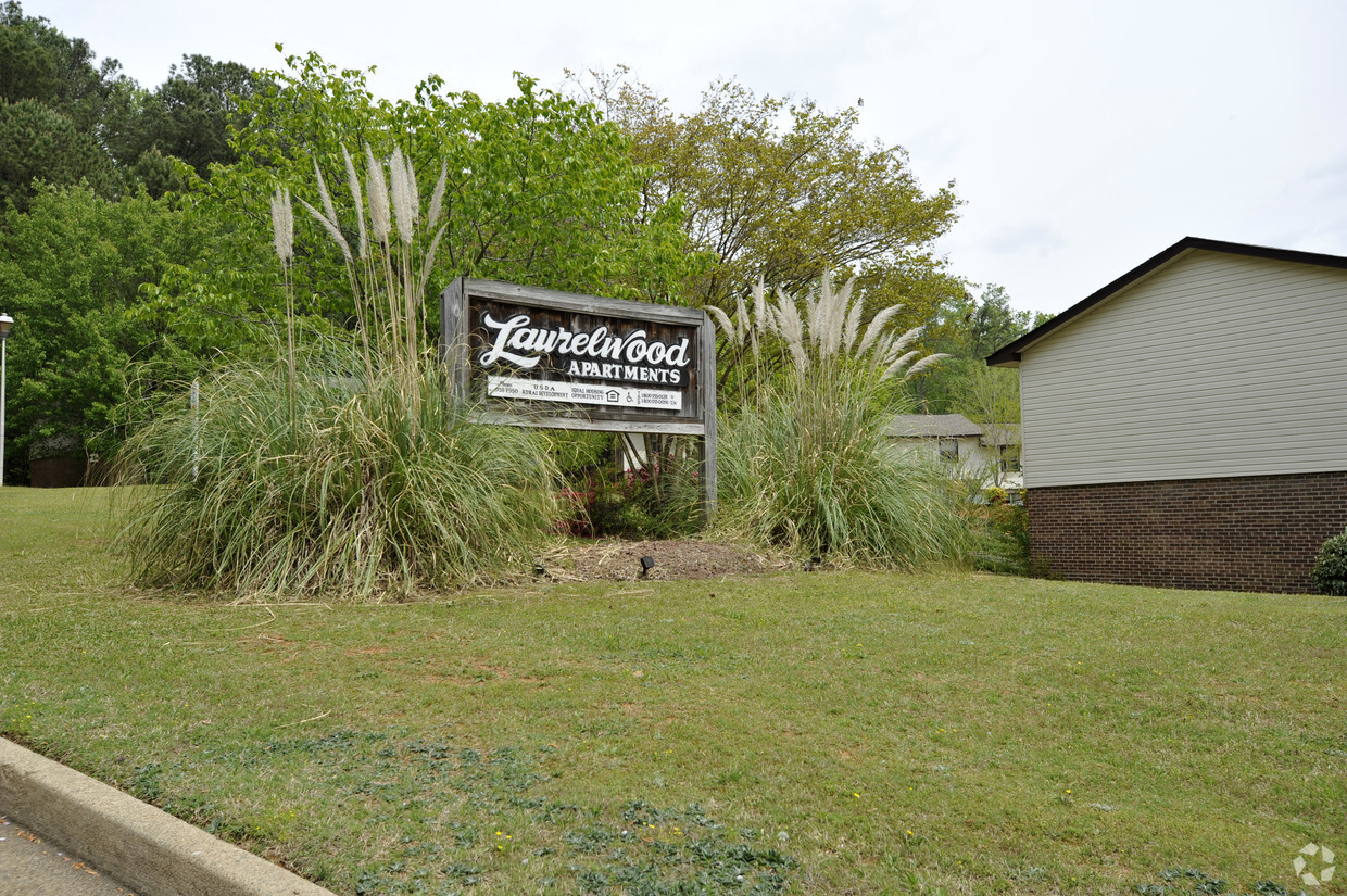 Primary Photo - Laurelwood Apartments