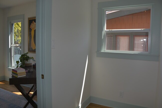 Building Photo - 1615 Shell Ave