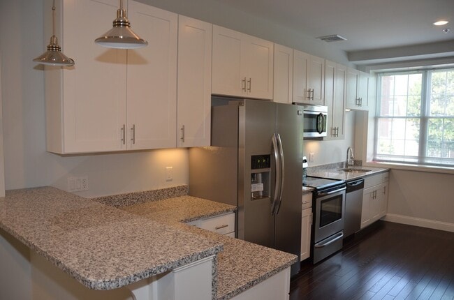 Building Photo - 6 Admirals Wy