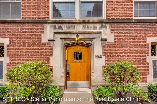 Foto del edificio - 836 Washington Blvd