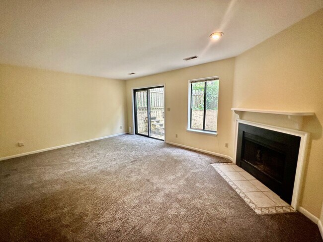 Foto del edificio - 1209 Chatham Ridge