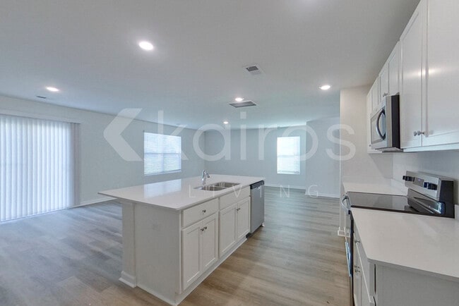 Building Photo - 105 Overstreet Way